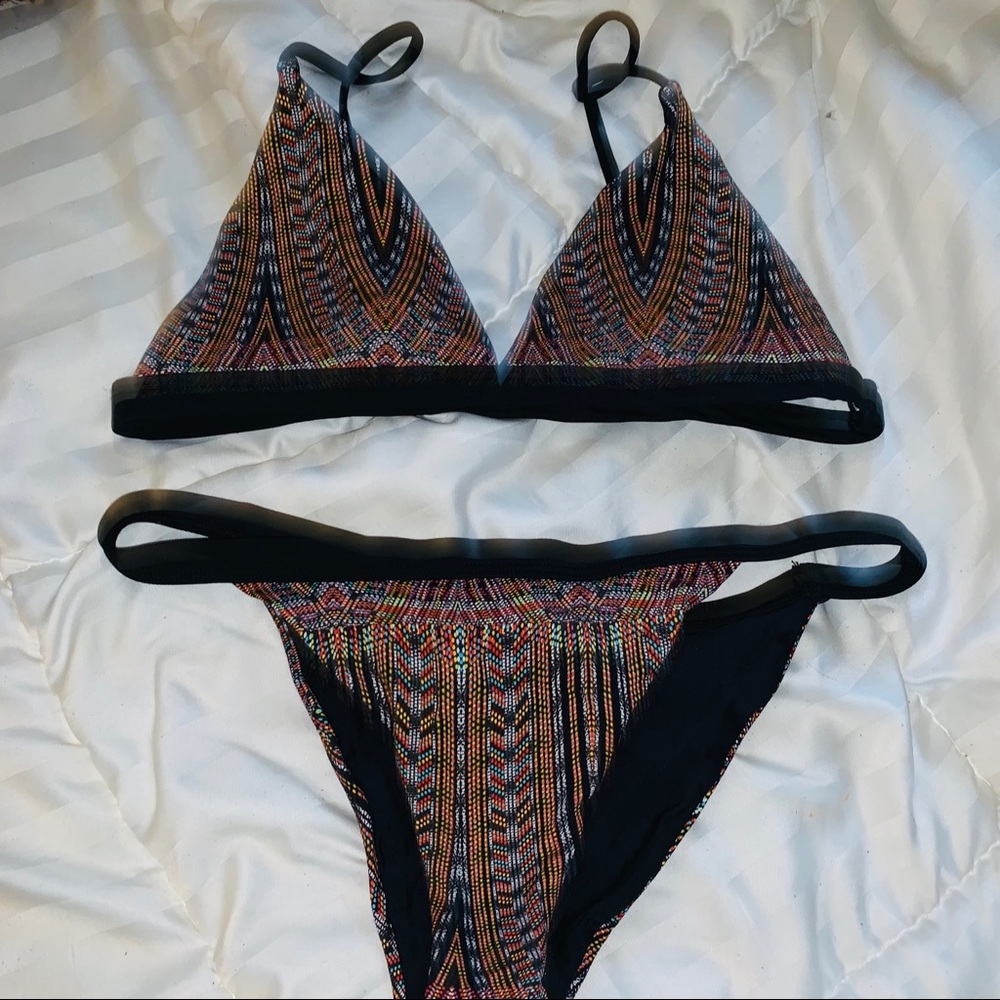 PRINT TRIANGLE ADJUSTABLE BIKINI TOP AKIRA